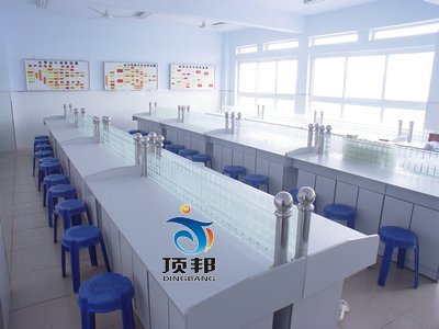 財(cái)會(huì)模擬實(shí)驗(yàn)室設(shè)備