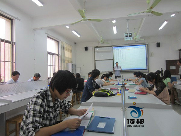 財(cái)會(huì)模擬實(shí)驗(yàn)室設(shè)備(六人座)