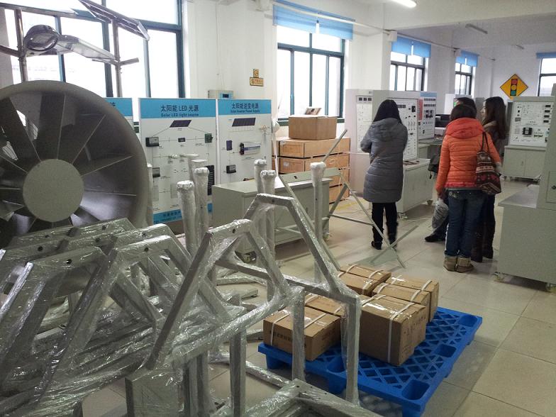 光伏發(fā)電系統(tǒng)集成教學(xué)實驗臺