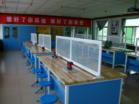 通用技術(shù)實(shí)驗(yàn)室設(shè)備