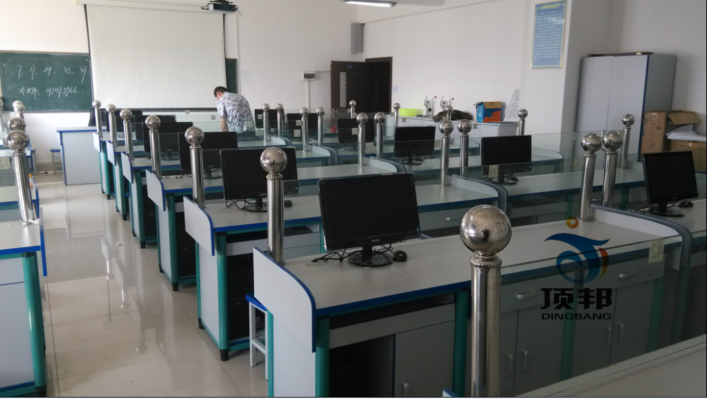 電算化財(cái)會模擬實(shí)驗(yàn)室設(shè)備