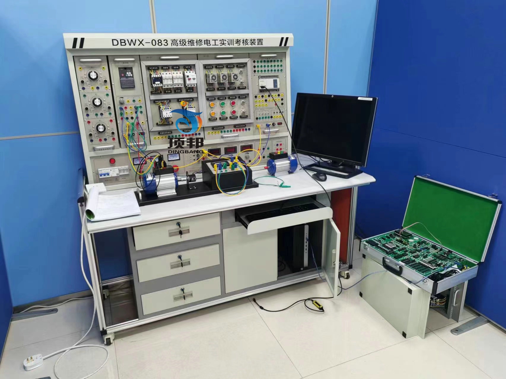 高級維修電工實訓(xùn)考核裝置