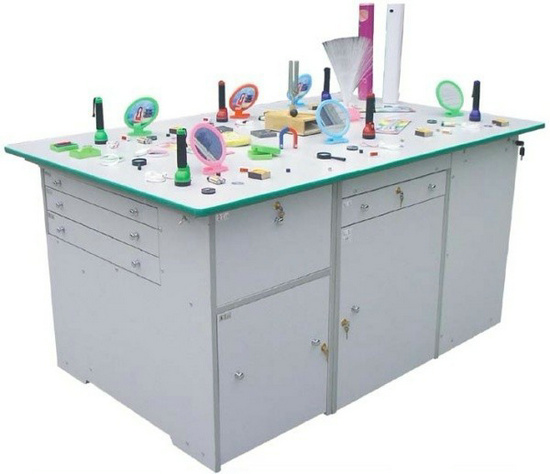 中學(xué)勞技實(shí)驗(yàn)臺