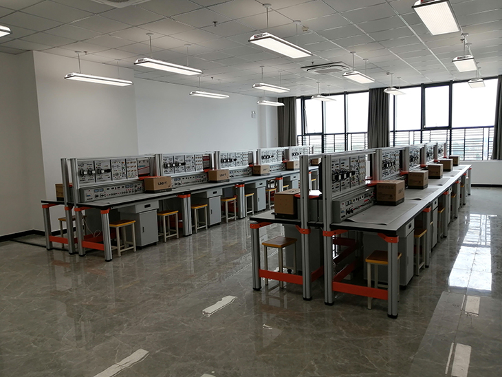 通用電工、電子、電拖實(shí)驗(yàn)室設(shè)備