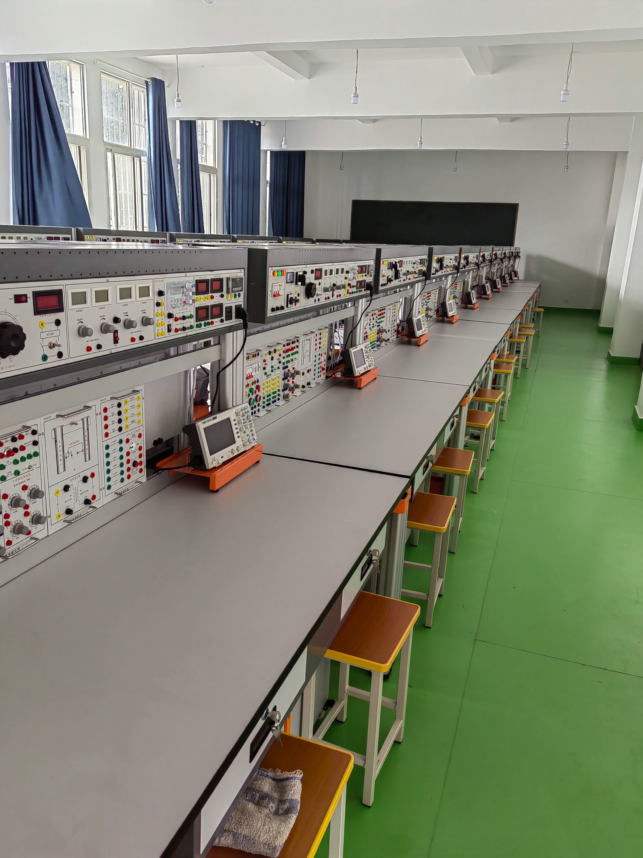 電工電子電拖實訓考核裝置