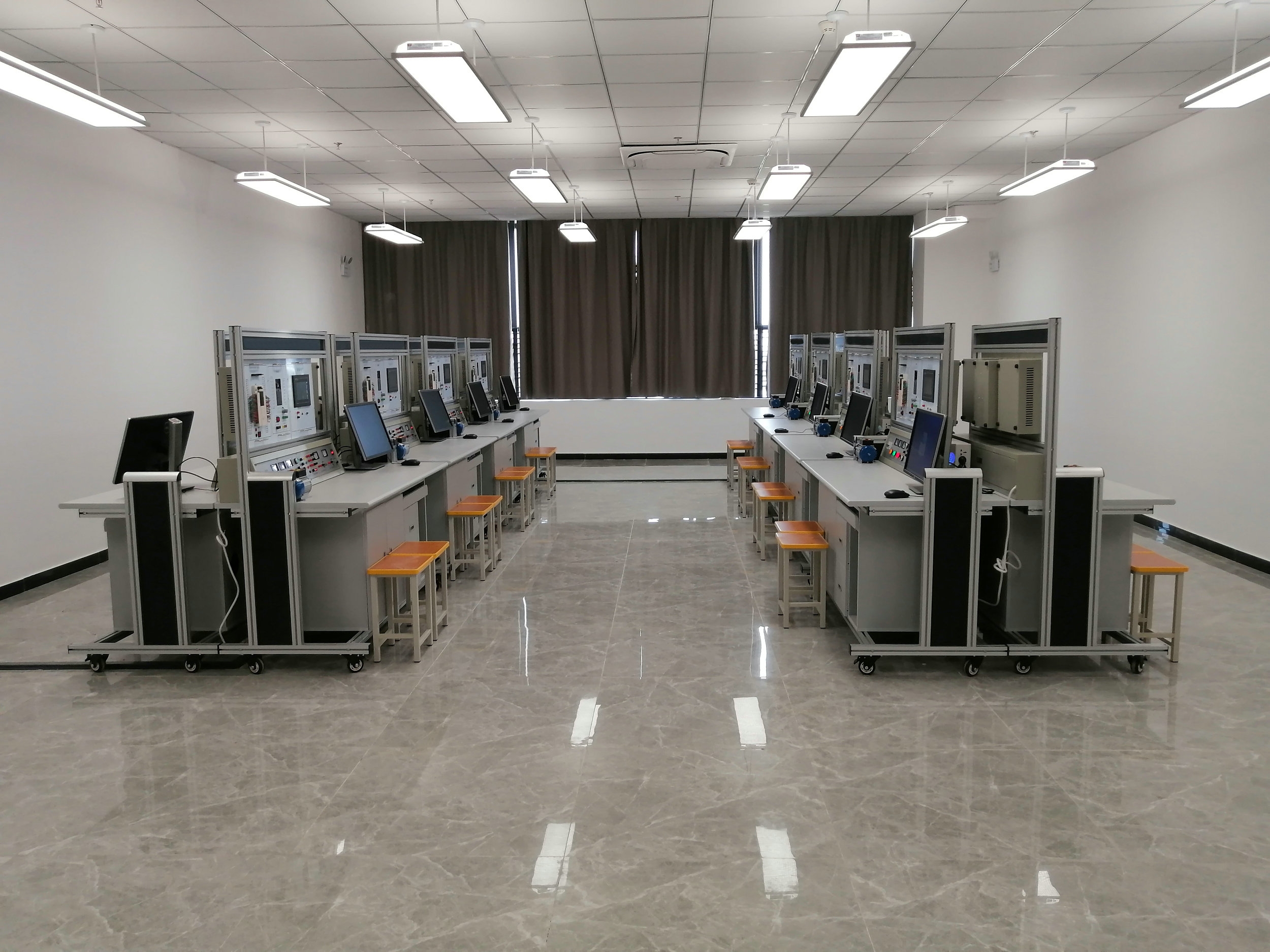 網(wǎng)絡(luò)型可編程PLC.變頻調(diào)速及電氣控制實驗裝置