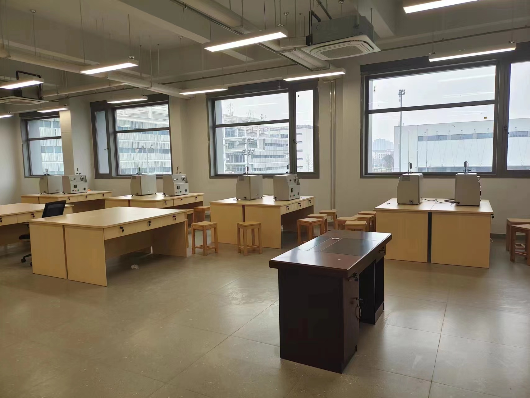 飽和蒸汽P-T關(guān)系實(shí)驗(yàn)儀