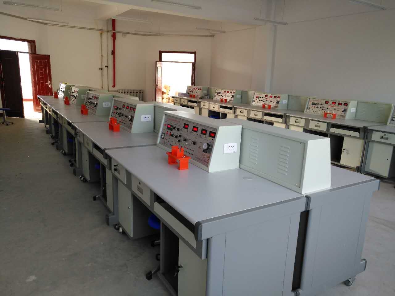 傳感器與檢測技術(shù)實(shí)驗(yàn)裝置(12種傳感器)