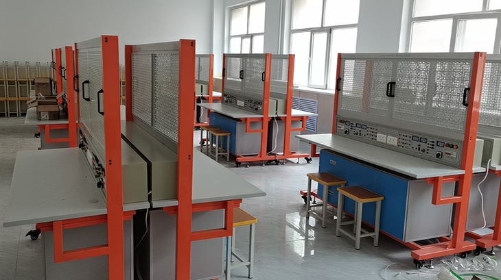 電拖與照明實(shí)訓(xùn)平臺(tái)