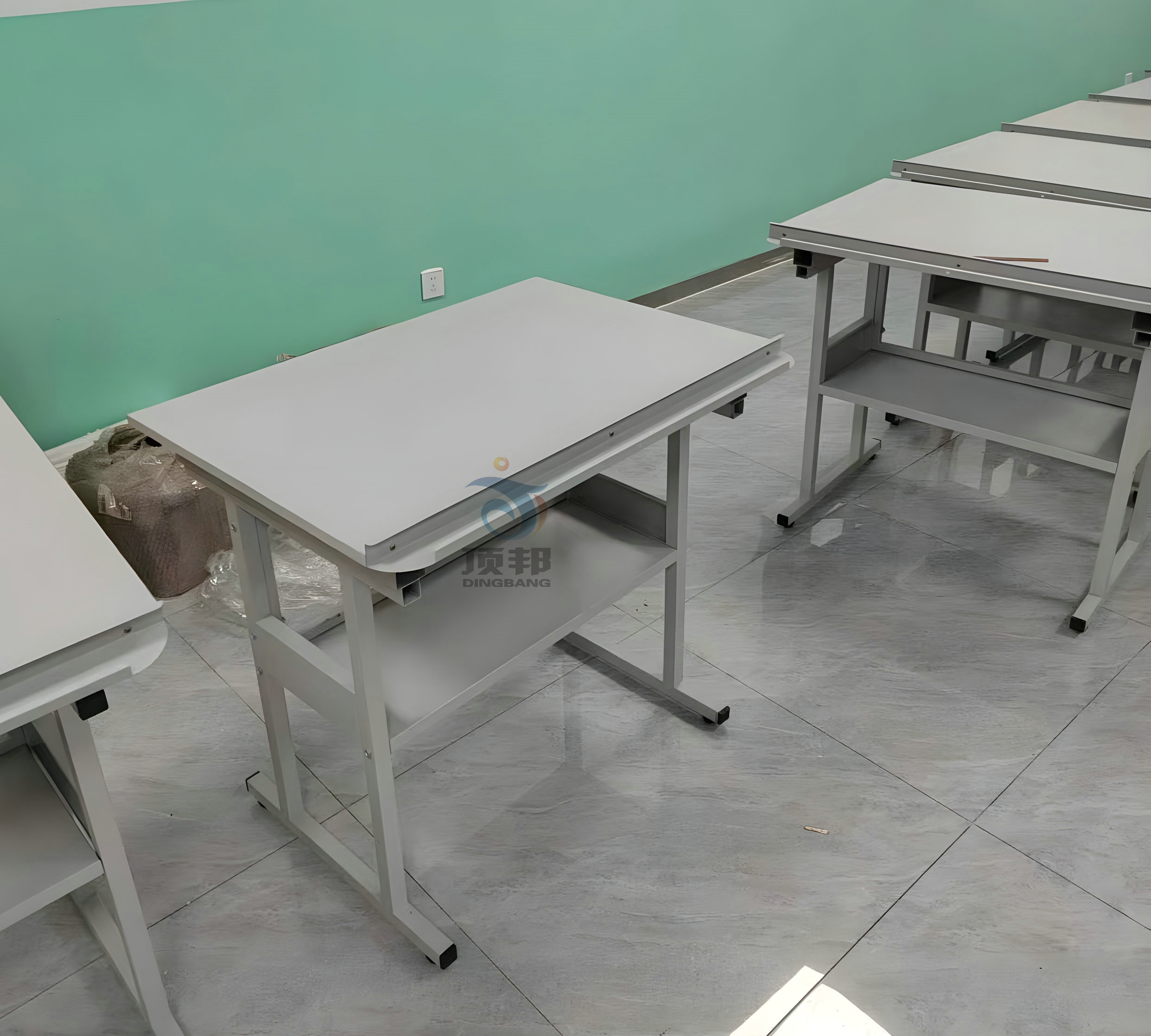 工程制圖實(shí)驗(yàn)室設(shè)備