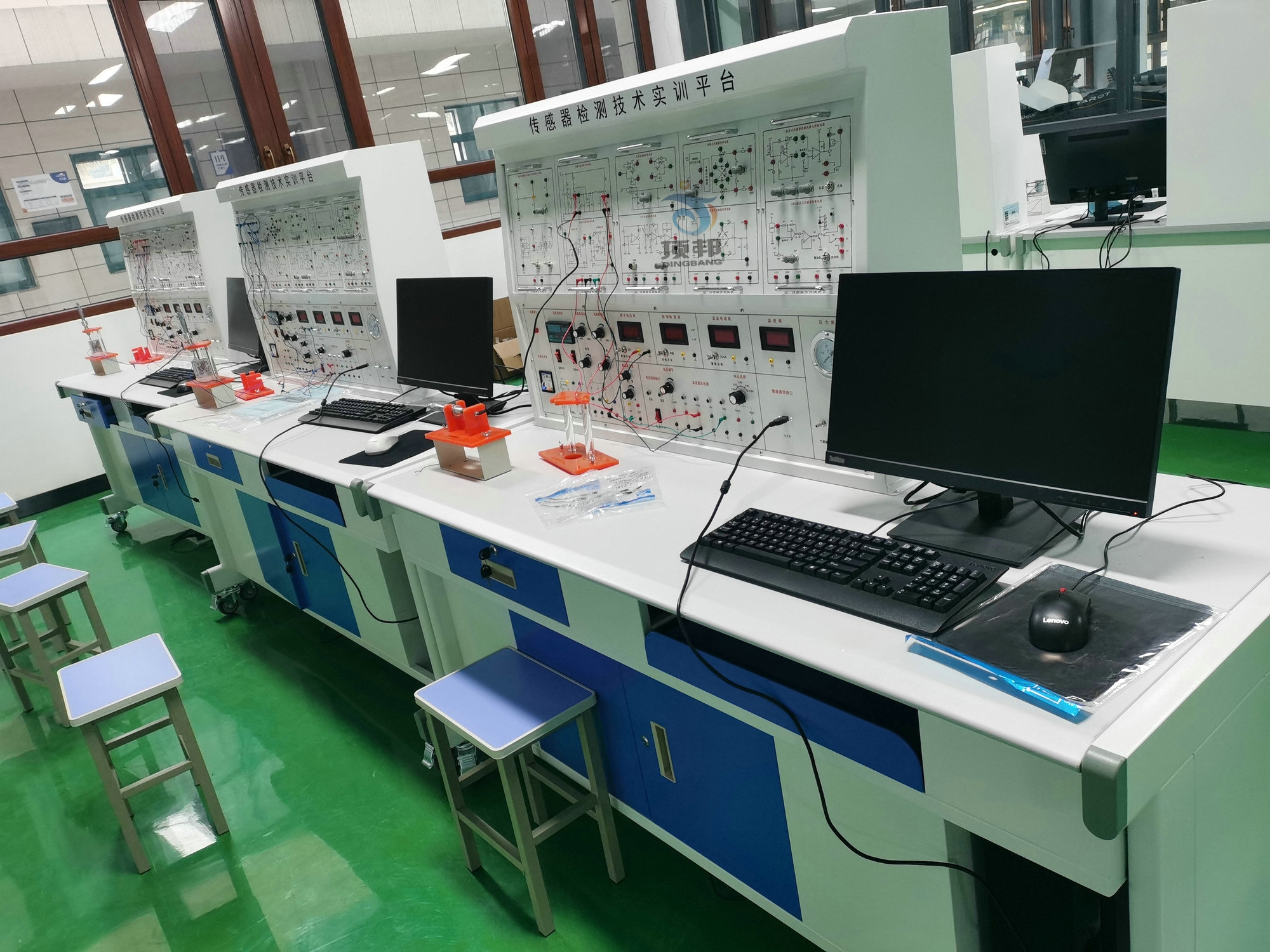 傳感器檢測技術(shù)實(shí)訓(xùn)裝置