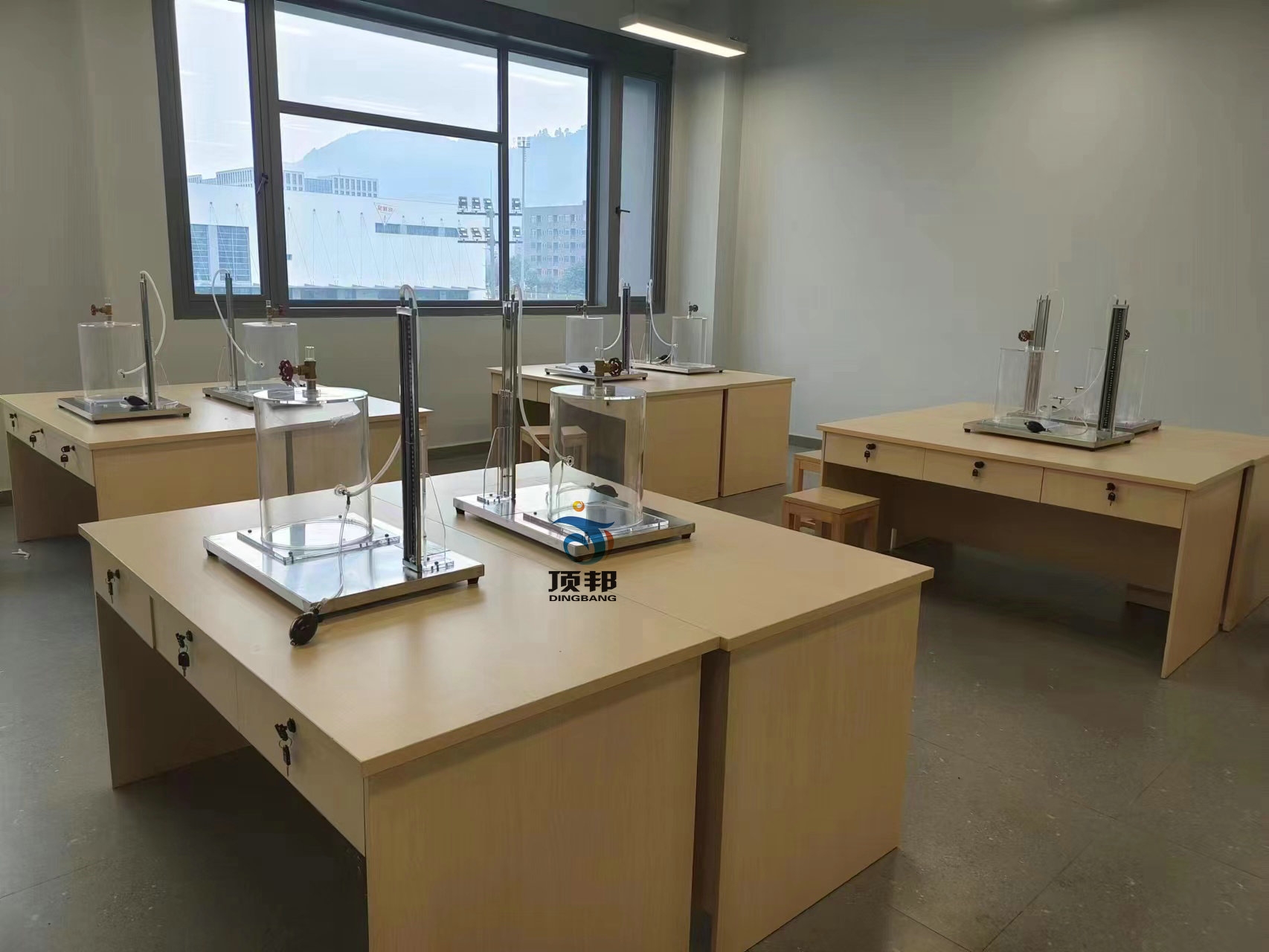 西華大學(xué)宜賓校區(qū)熱工原理、樓宇制冷制熱實訓(xùn)室設(shè)備(圖5)