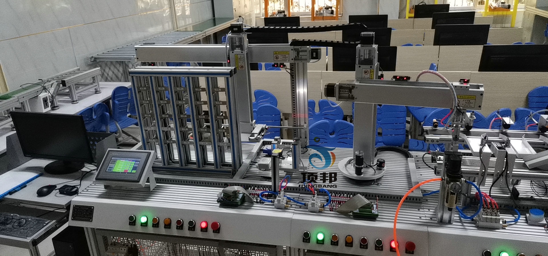 南京華東信息工程技工學(xué)校物流倉儲、機床實訓(xùn)設(shè)備(圖2)