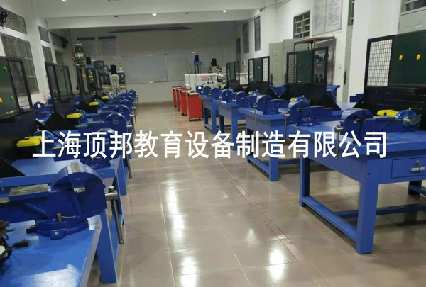 鉗工工作臺(防護網(wǎng)B)