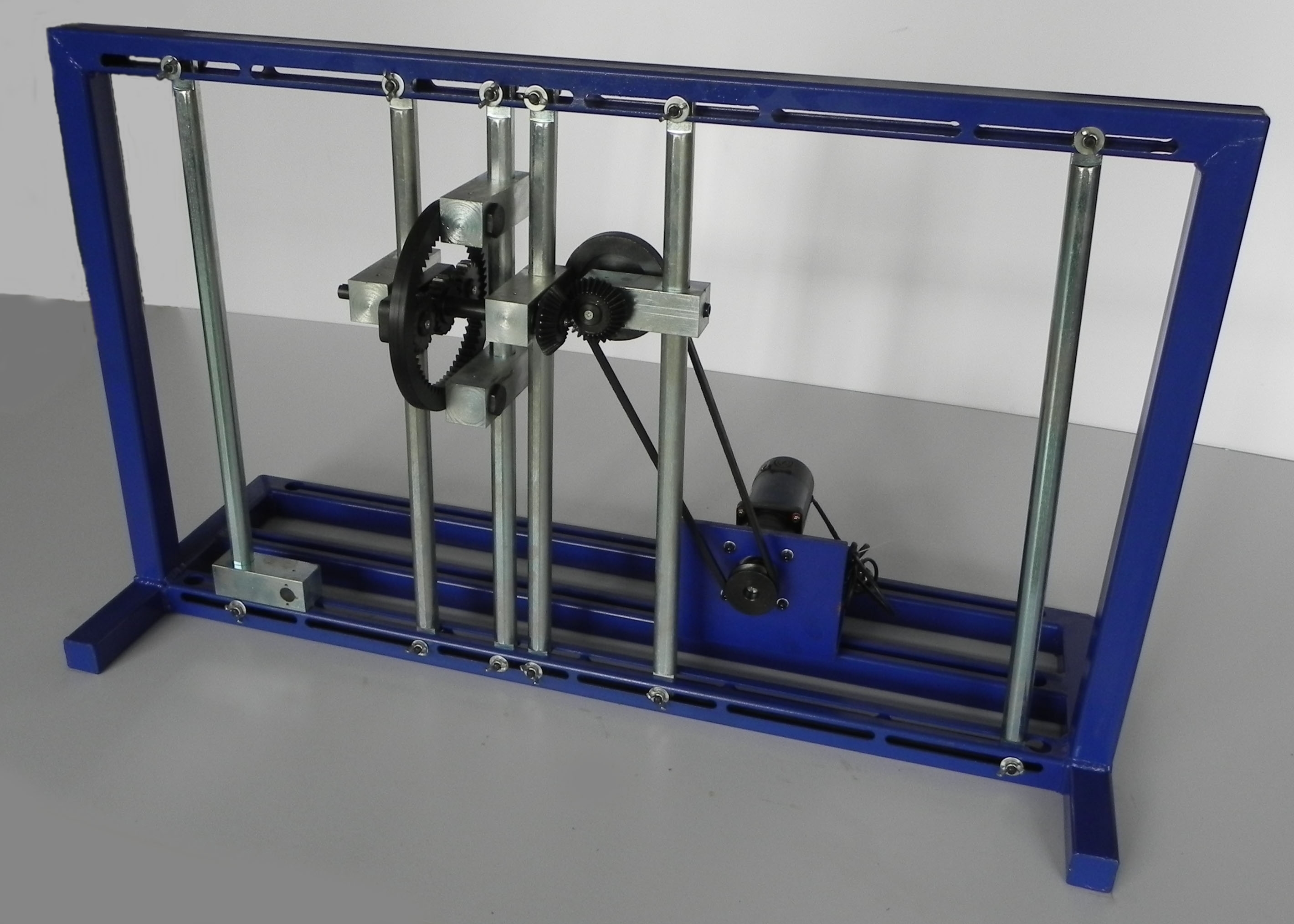 臺(tái)州職業(yè)技術(shù)學(xué)院機(jī)械運(yùn)動(dòng)創(chuàng)新方案拼裝實(shí)驗(yàn)臺(tái)(圖1)