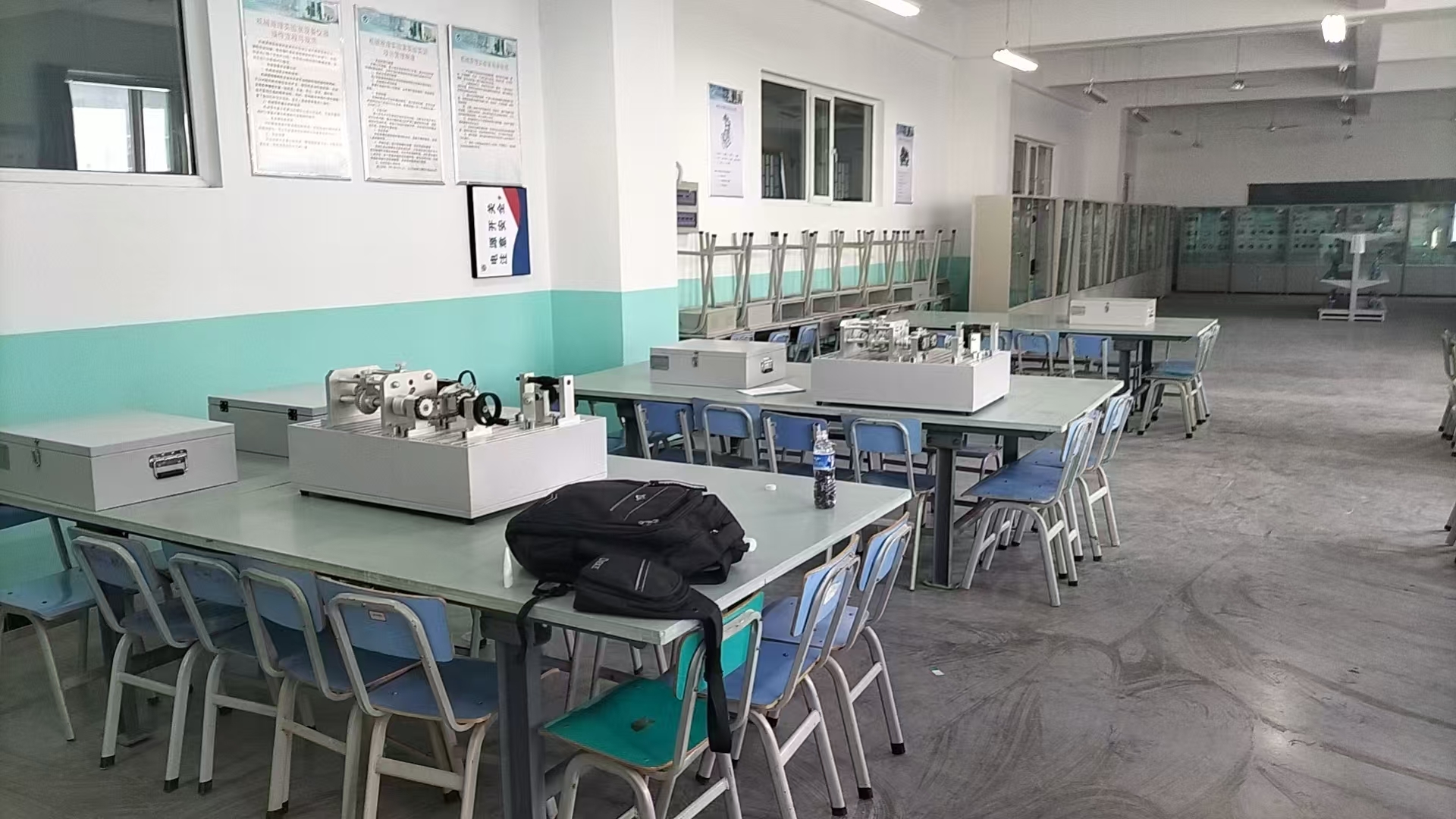 運(yùn)城職業(yè)技術(shù)大學(xué)機(jī)械制造工藝與裝備實(shí)驗(yàn)室設(shè)備(圖9)