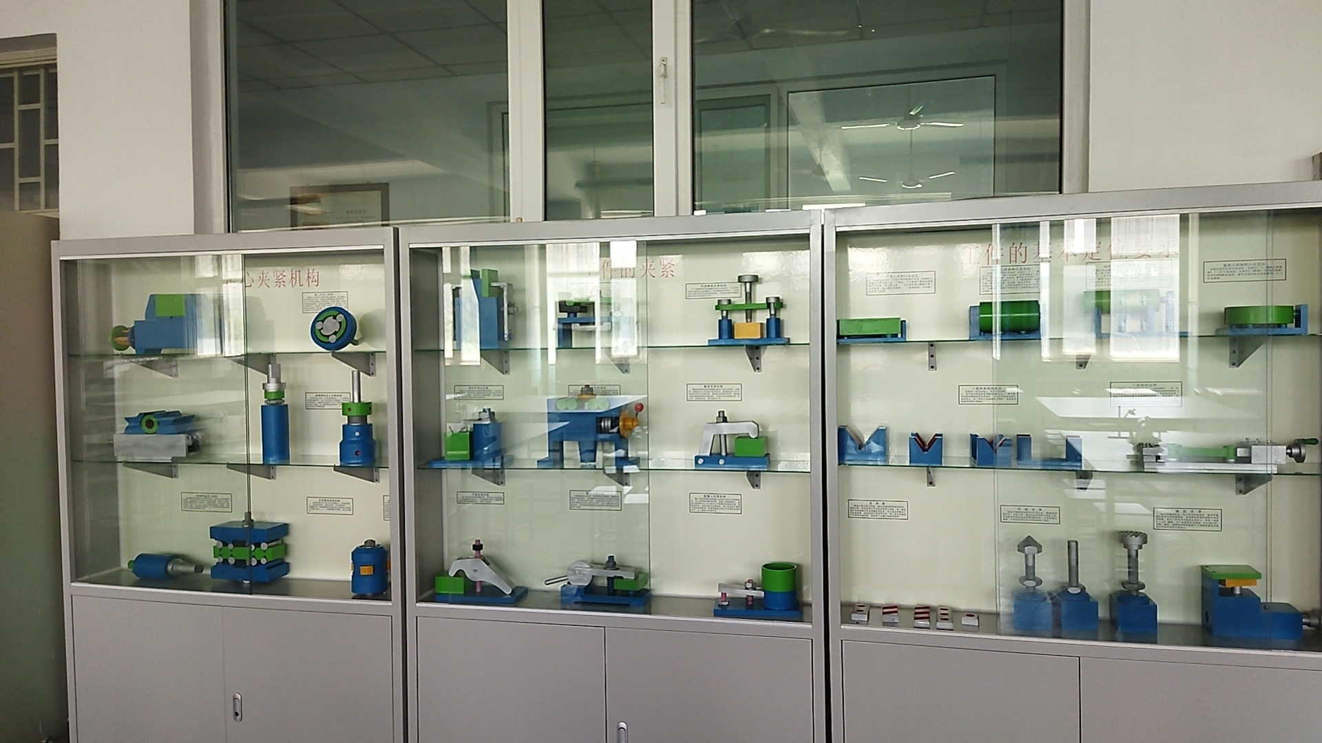 運(yùn)城職業(yè)技術(shù)大學(xué)機(jī)械制造工藝與裝備實(shí)驗(yàn)室設(shè)備(圖13)